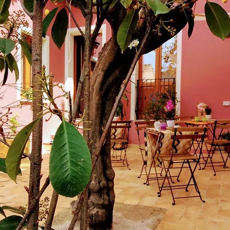 Couette-café La Perla Del Sud 4*