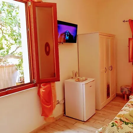 La Perla Del Sud Bed & Breakfast 4*