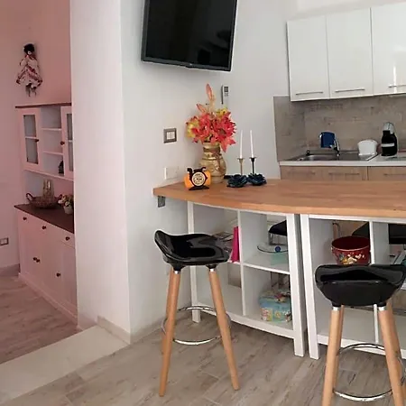 לינה וארוחת בוקר La Perla Del Sud