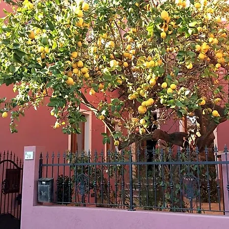 לינה וארוחת בוקר La Perla Del Sud