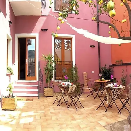 La Perla Del Sud Bed & Breakfast 3*