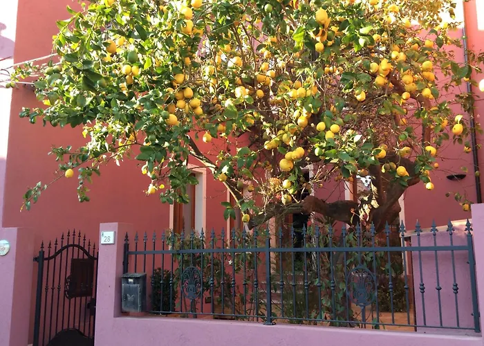 La Perla Del Sud Oda ve Kahvaltı Teulada