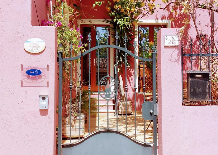 Oda ve Kahvaltı La Perla Del Sud