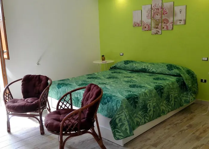 Oda ve Kahvaltı La Perla Del Sud 4*