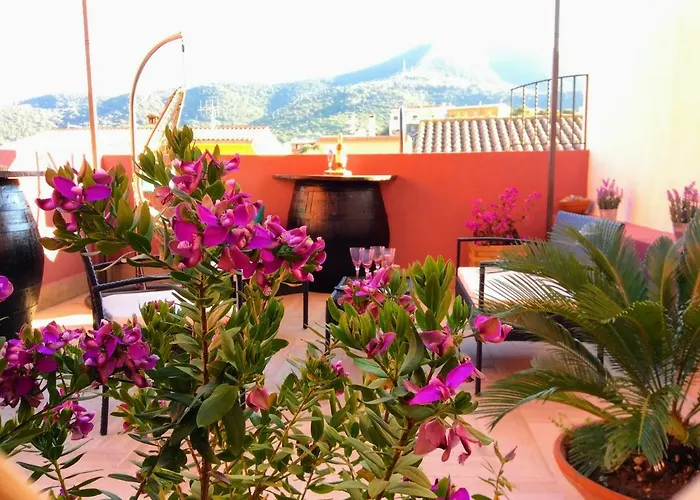 Oda ve Kahvaltı La Perla Del Sud