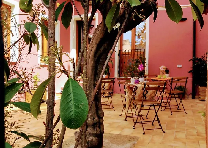 Oda ve Kahvaltı La Perla Del Sud 4*