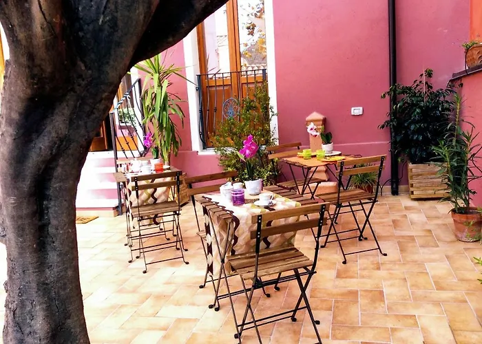 Oda ve Kahvaltı La Perla Del Sud